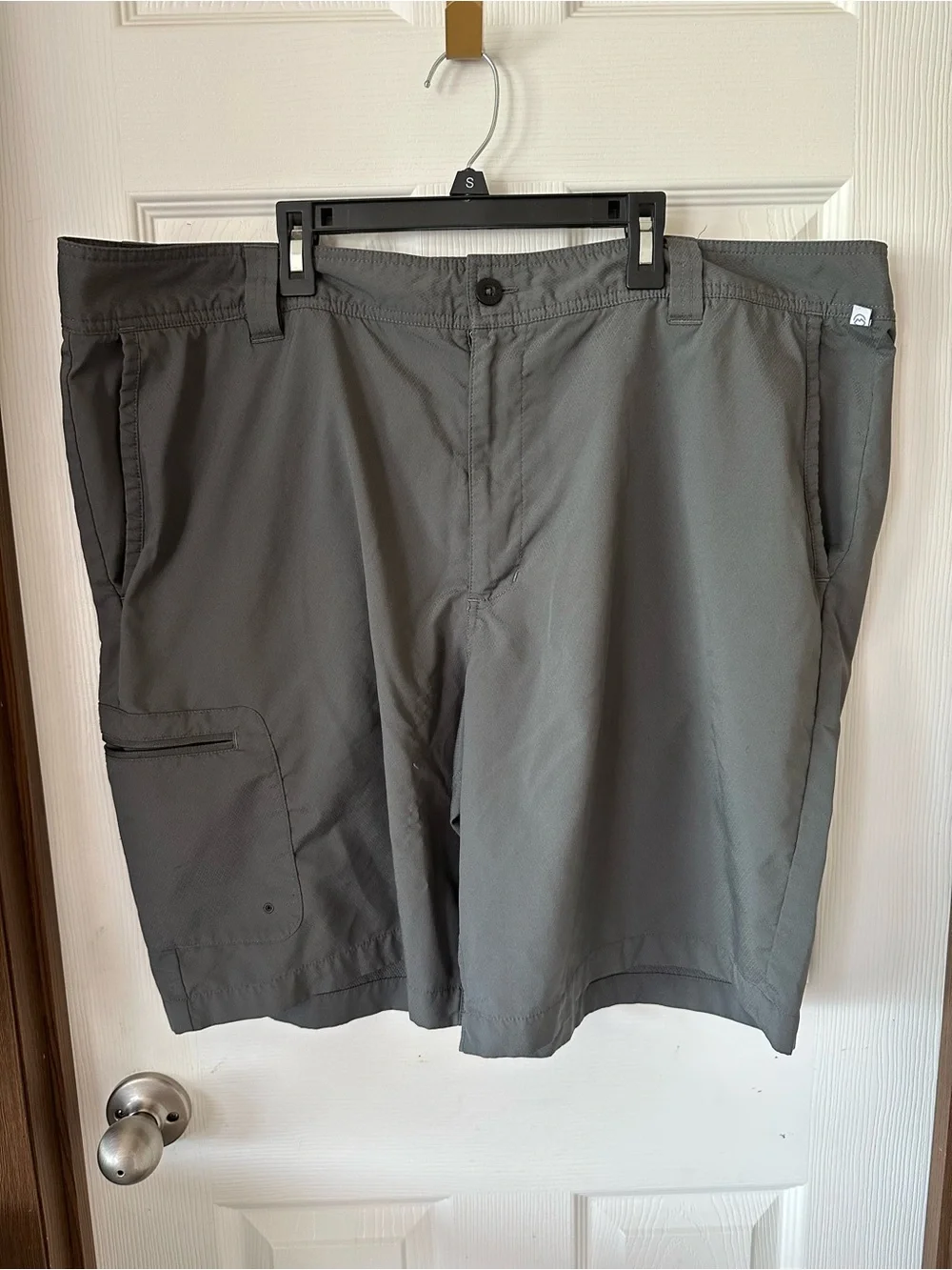 Men's Magellan Fish Gear Mega Repel Gray Cargo Shorts 44
